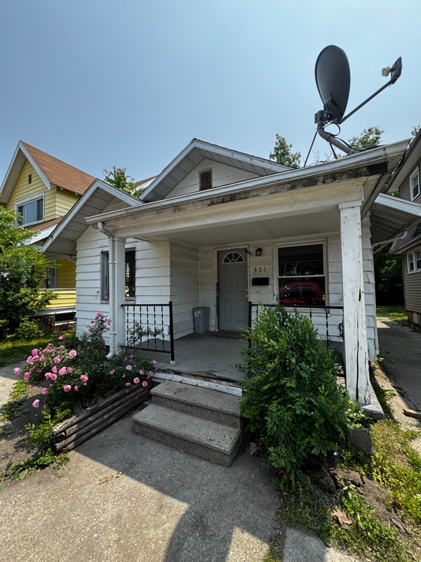 property at 521 S Detroit Ave