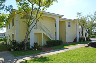 Normandy Terrace Apartments in Coral Springs, FL - Building Photo - Building Photo