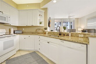470 Launch Cir in Naples, FL - Building Photo - Building Photo