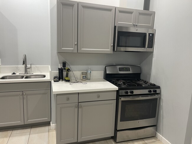 2904 E 63rd St, Unit A in Long Beach, CA - Foto de edificio - Building Photo