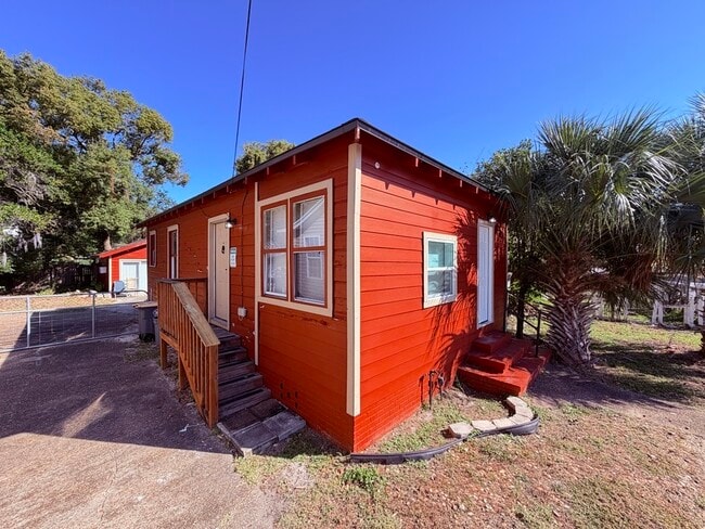 property at 27 E 63rd St