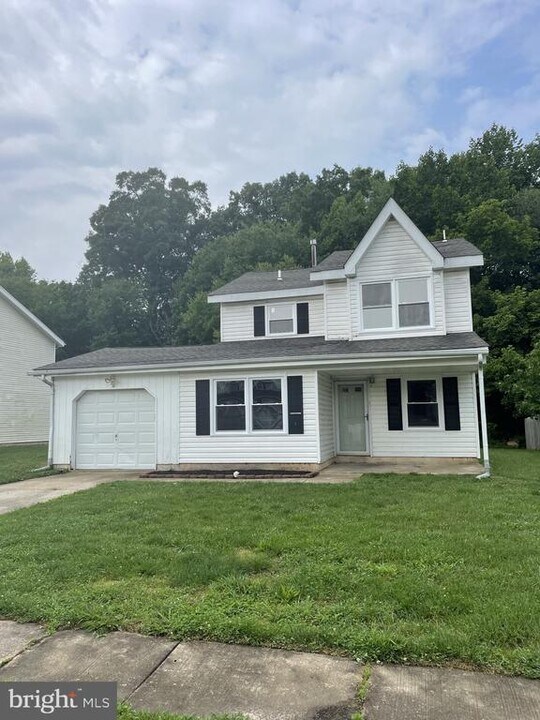 9 Wellington Dr in Newark, DE - Building Photo
