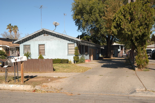 1849 7th St in Riverside, CA - Foto de edificio - Building Photo