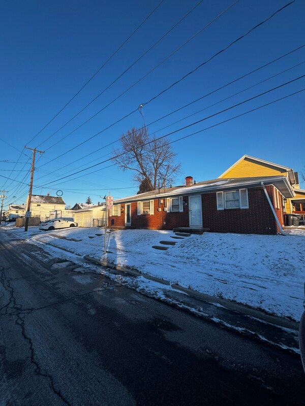 886 Brighton Ave in Toledo, OH - Foto de edificio - Building Photo