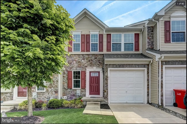 property at 61 Franklin Cir