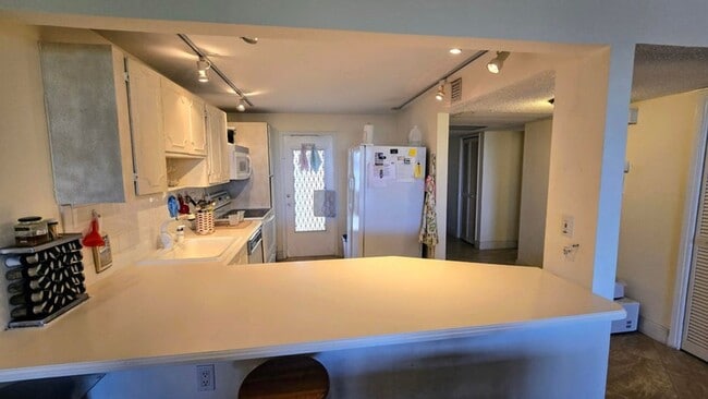 property at 3100 N Course Ln