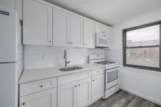 Maybrook Garden Apartments in Maywood, NJ - Building Photo - Interior Photo