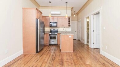 263 Newbury St, Unit 3 in Boston, MA - Building Photo - Building Photo