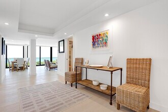 3300 S Ocean Blvd in Palm Beach, FL - Foto de edificio - Building Photo