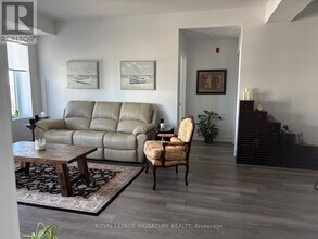19-19A West Street N in Kawartha Lakes, ON - Building Photo - Building Photo
