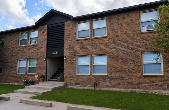 3595 S King St, Unit 1