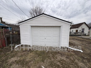 955 N Belmont Ave in Indianapolis, IN - Building Photo - Building Photo