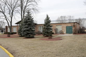 College Park Apartments in Addison, IL - Building Photo - Building Photo