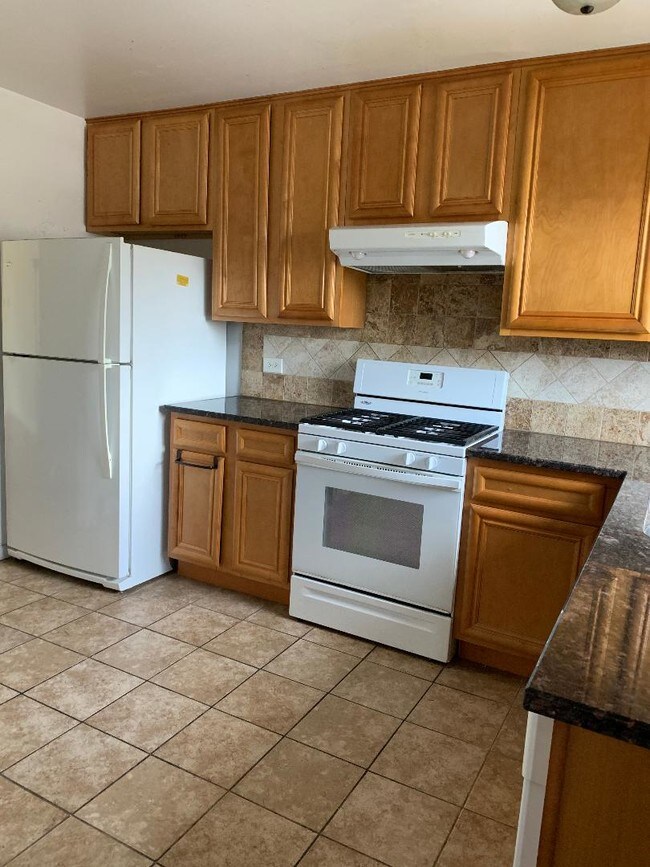 3619 Salem Walk Apartments and Nearby Northbrook Apartments For Rent