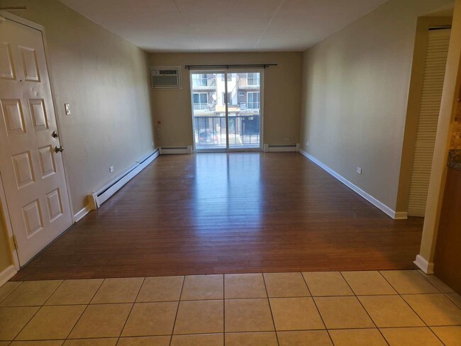 1665 Coach Dr in Naperville, IL - Building Photo - Building Photo