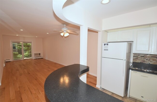 206-14 Emily Rd in Queens, NY - Building Photo - Building Photo