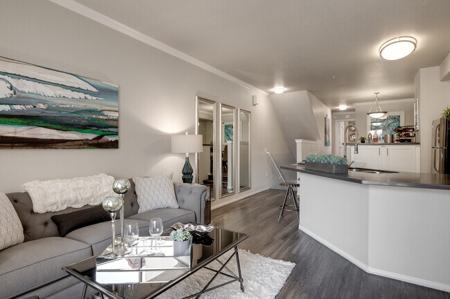 The Catherine Townhomes at Scottsdale in Scottsdale, AZ - Building Photo - Interior Photo