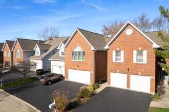 Ethan's Glen Townhome Community in Palatine, IL - Building Photo - Building Photo