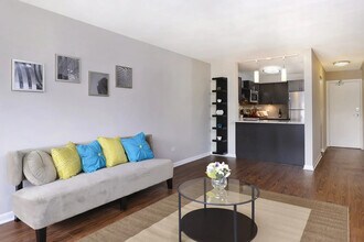 1716 N North Park Ave in Chicago, IL - Foto de edificio - Building Photo