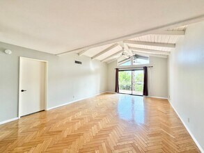 250 E San Jose Rd in Palm Springs, CA - Building Photo - Building Photo