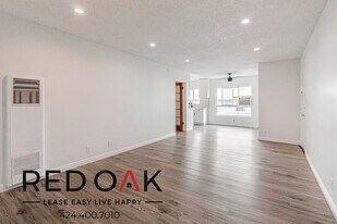 3401 Club Dr in Los Angeles, CA - Building Photo