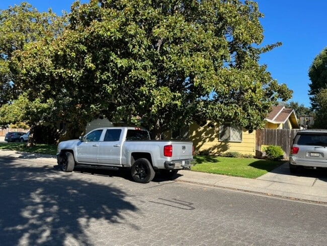 4208 Round Valley Cir in Stockton, CA - Building Photo - Building Photo