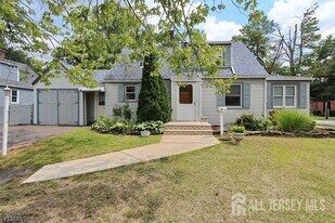 2 Mohawk Dr in Cranford, NJ - Building Photo