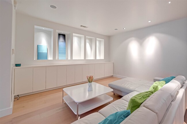 property at 39 River Hollow Ln