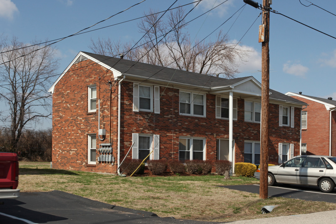 5114 Valiant Dr in Louisville, KY - Building Photo