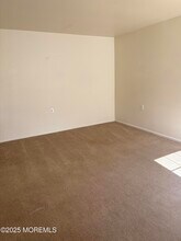 1021F Aberdeen Dr in Lakewood, NJ - Building Photo - Building Photo
