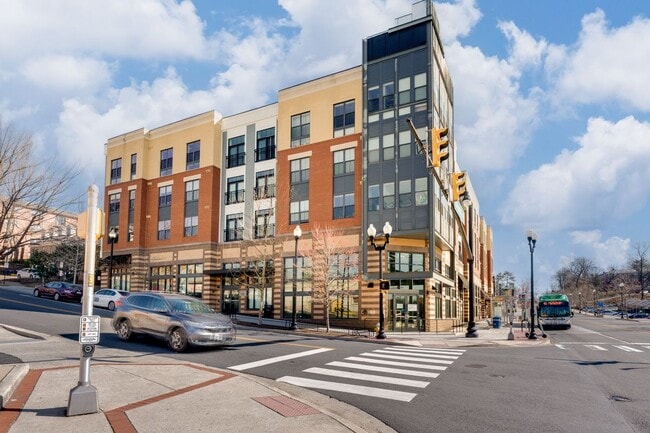 989 S Buchanan St in Arlington, VA - Building Photo - Building Photo