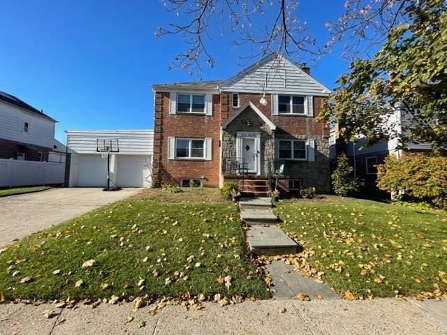 80-32 190th St in Jamaica, NY - Building Photo