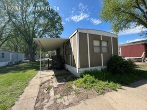 192 Coachlight Dr in Topeka, KS - Building Photo - Building Photo