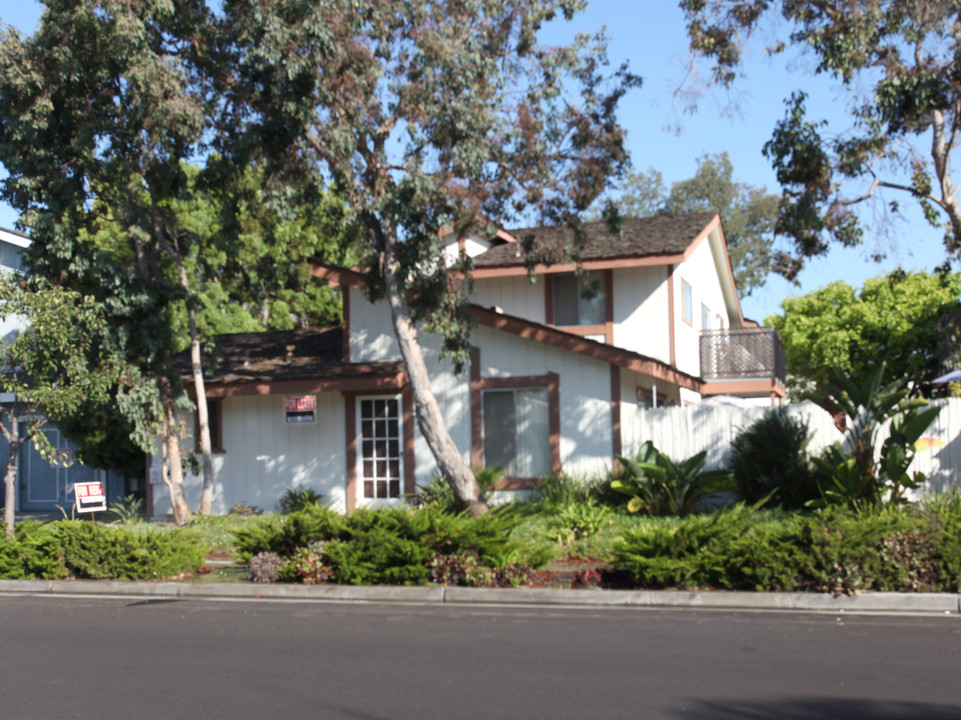 203 Oswego Ave in Huntington Beach, CA - Building Photo