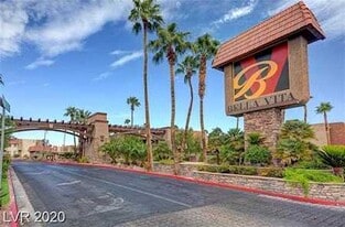 4981 River Glen Dr, Unit 110 in Las Vegas, NV - Building Photo