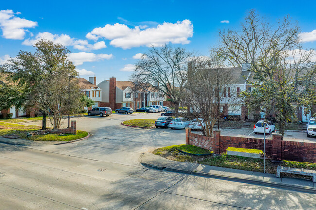 Cantebury Crossing Townhomes in Dallas, TX - Building Photo - Building Photo