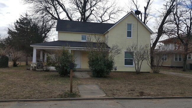 property at 513 E Noc Dr