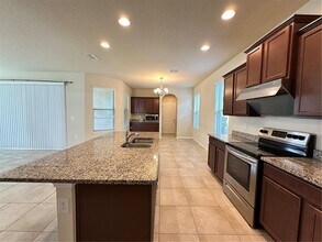 16831 Beasley Bay Aly in Oakland, FL - Building Photo - Building Photo