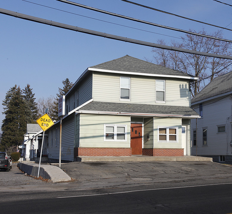 2711 Broadway in Rotterdam, NY - Building Photo