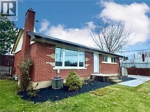 10 Glenellen Dr in St Catharines, ON - Building Photo - Building Photo