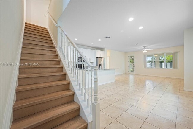 4255 Large Leaf Ln in Hollywood, FL - Building Photo - Building Photo