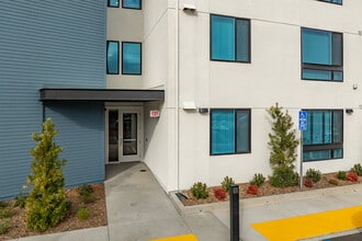 Breton Apartments in Bay Point, CA - Building Photo - Building Photo