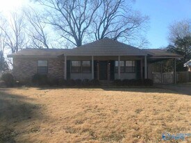 11012 Crestfield Dr SE in Huntsville, AL - Building Photo