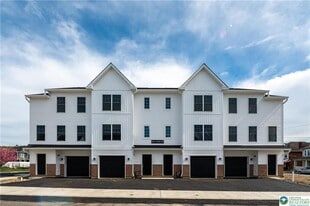 560 Long St in Emmaus, PA - Building Photo