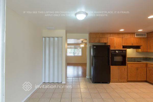 13808 N 34th St in Phoenix, AZ - Building Photo - Building Photo