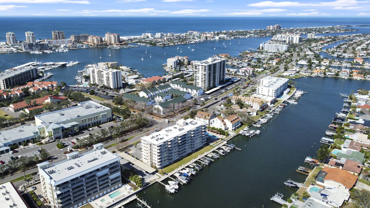 125 Island Way, Unit 605 in Clearwater, FL - Foto de edificio