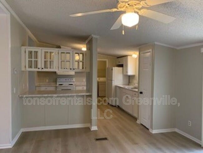 236 Elizabeth Ln in Travelers Rest, SC - Building Photo - Building Photo