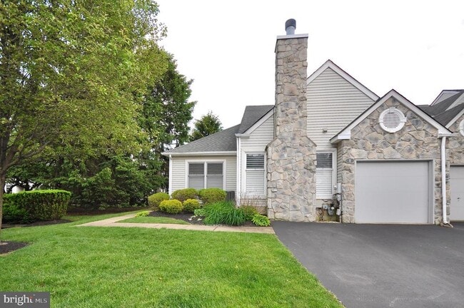 property at 8 Northrup Ct