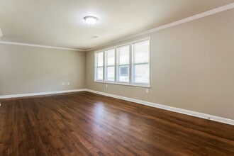 328 Pleasant Valley Dr in Birmingham, AL - Building Photo - Building Photo