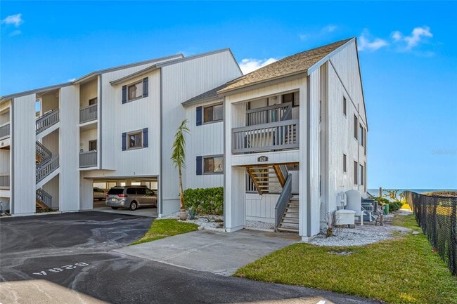 828 Bahia Del Sol Dr in Ruskin, FL - Building Photo - Building Photo